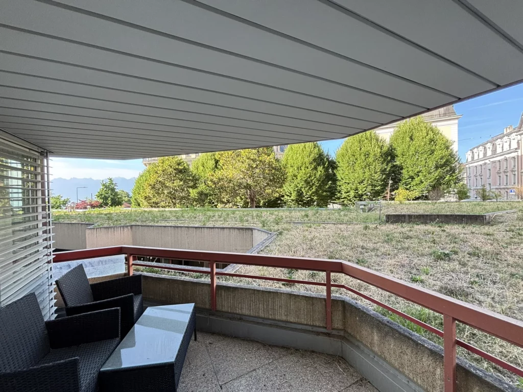 Spacieux 3.5 pièces avec suite parentale et deux balcons – Lausanne – photo 3