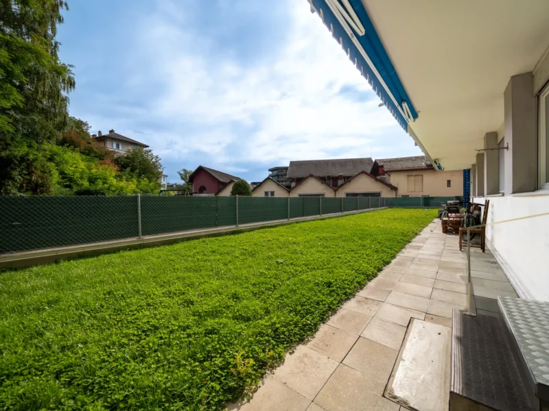 Appartement 2.5 pièces rénové avec jardin